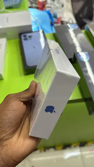 New Apple iPhone 16 128 GB Blue