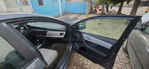 Toyota Corolla LE 4dr Sedan (1.8L 4cyl CVT) 2016 Gray