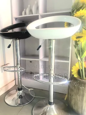 Adjustable Swivel Bar Stool