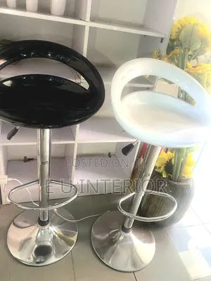 Adjustable Swivel Bar Stool
