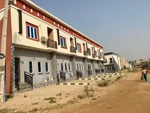 5bdrm Apartment in Omega Homes, Life Camp for sale