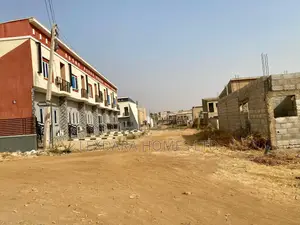 5bdrm Apartment in Omega Homes, Life Camp for sale