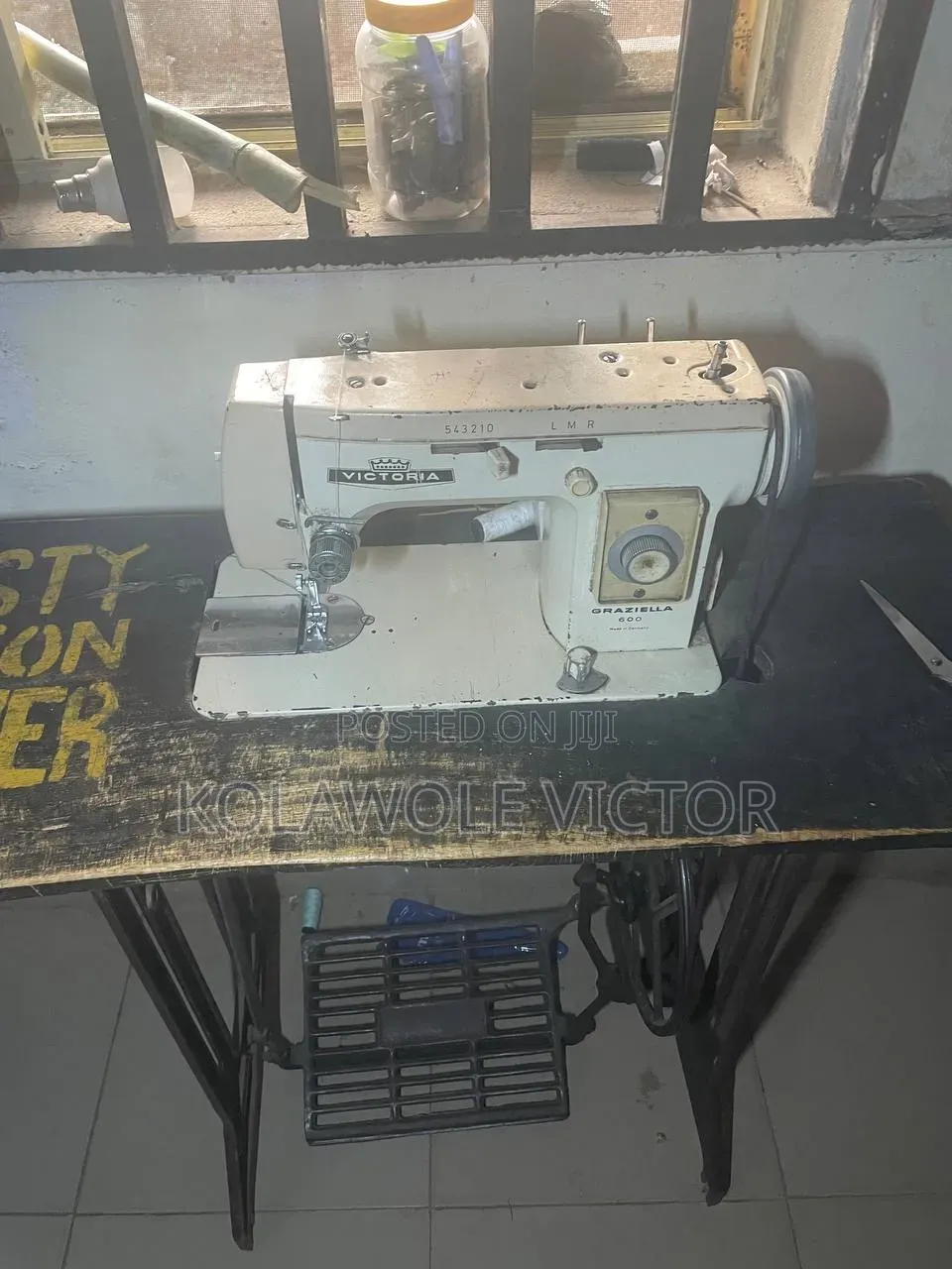 Manual Sewing Machine