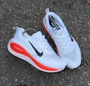 Nike Vomero Plus SNKRS