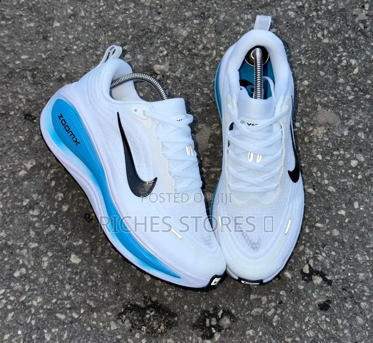 Nike Vomero Plus SNKRS