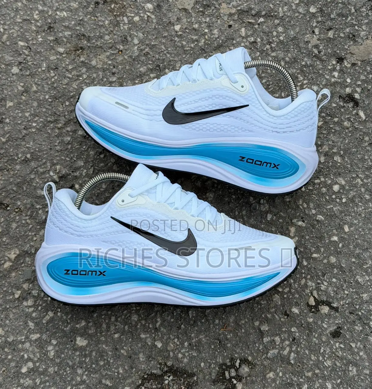 Nike Vomero Plus SNKRS