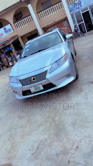 Lexus ES 2013 Silver