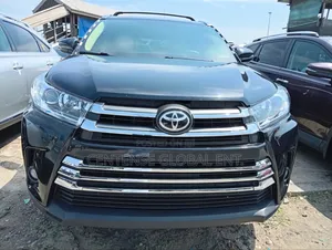 Toyota Highlander XLE 4x4 V6 (3.5L 6cyl 8A) 2018 Black