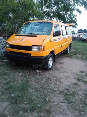 Volkswagen Transporter 2005 Yellow