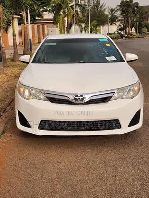 Toyota Camry LE 4dr Sedan (2.5L 4cyl 6A) 2013 White