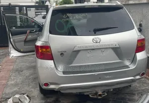 Toyota Highlander Limited 2010 Silver