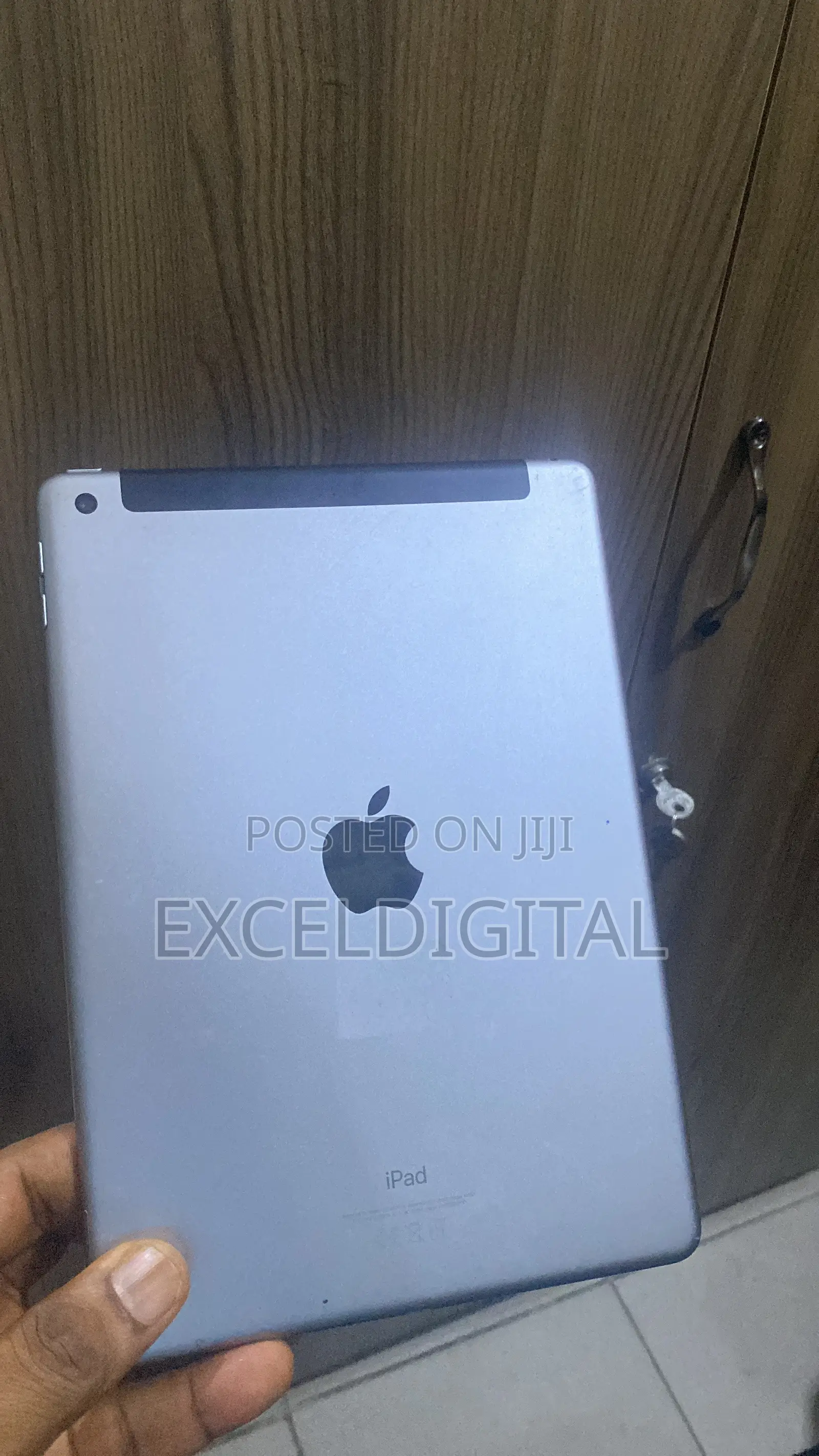 Apple iPad 9.7 32 GB Gray