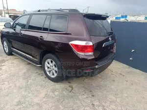 Toyota Highlander 2012 Brown