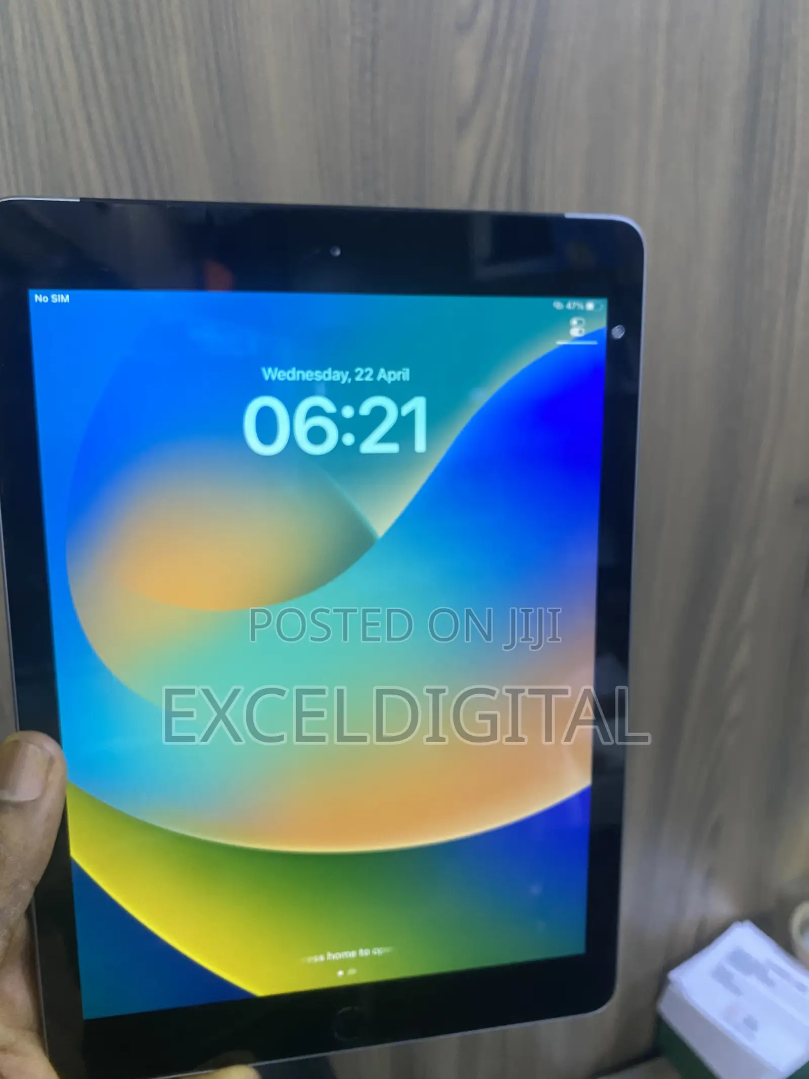 Apple iPad 9.7 128 GB Gray