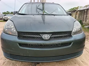 Toyota Sienna 2005 Green
