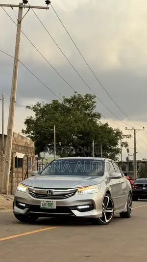 Honda Accord EX-L V6 4dr Sedan FWD (3.5L 6cyl 6A) 2017 Silver