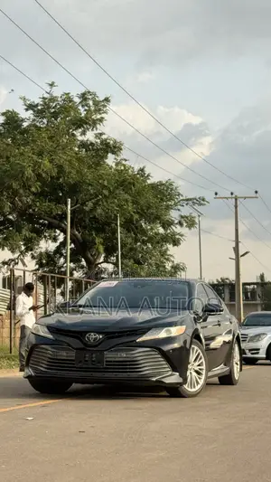 Toyota Camry XLE FWD (2.5L 4cyl 8AM) 2018 Black
