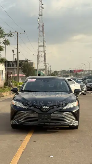 Toyota Camry XLE FWD (2.5L 4cyl 8AM) 2018 Black