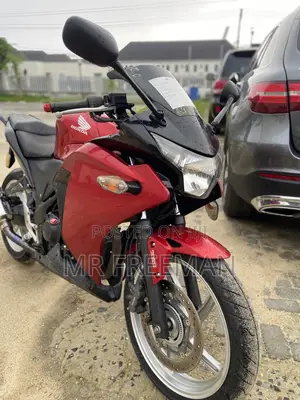Honda CBR 2014 Red