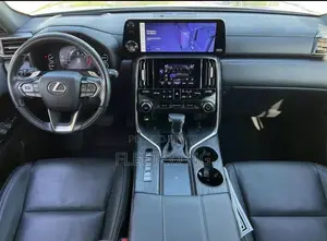Lexus LX 600 2023 Silver
