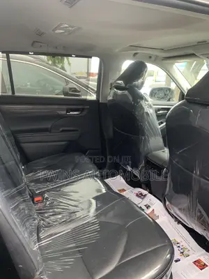 Toyota Highlander Limited 2022 Black