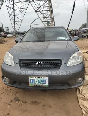 Toyota Matrix Hatchback FWD (1.8L 4cyl 5M) 2005 Gray