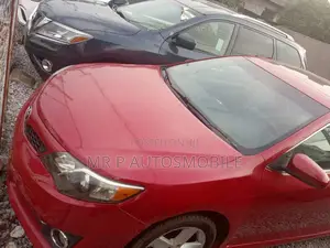 Toyota Camry SE 4dr Sedan (2.5L 4cyl 6A) 2013 Red