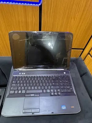 Laptop Dell Latitude 5520 8GB Intel Core i5 HDD 320GB