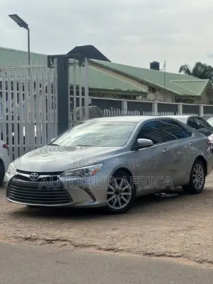 Toyota Camry 2016 Silver