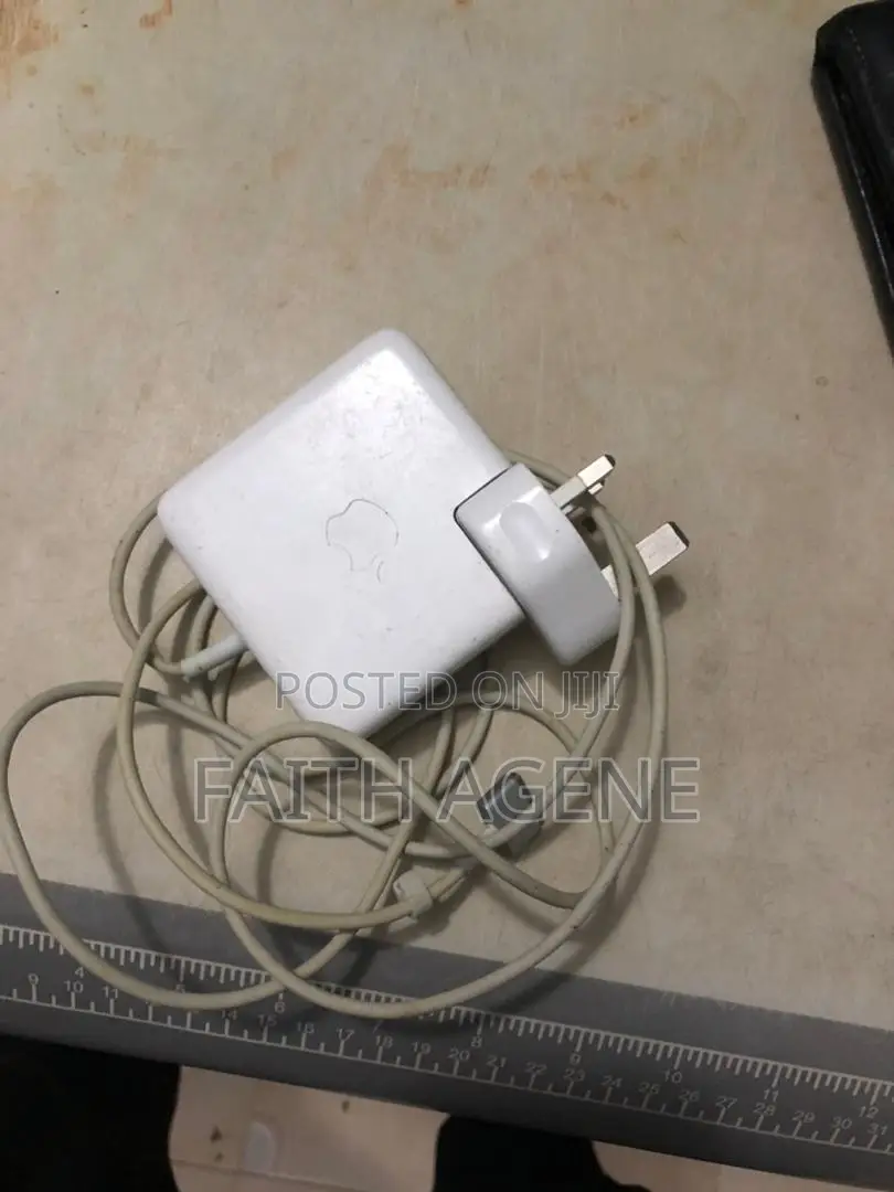 Macbook Charger (Macbook 2013)