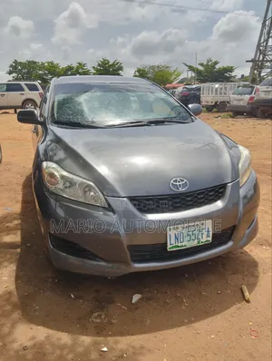 Toyota Matrix L Hatchback FWD (1.8L 4cyl 5M) 2011 Gray
