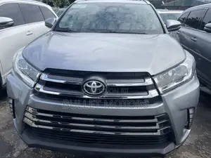 Toyota Highlander Limited 4x4 V6 (3.5L 6cyl 8A) 2017 Gray