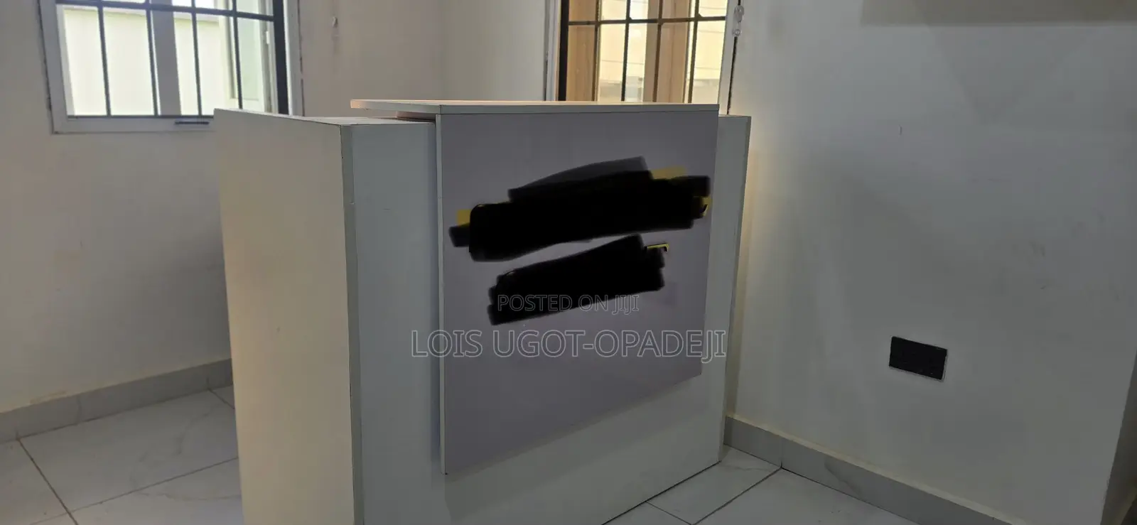 White Receptionist Desk