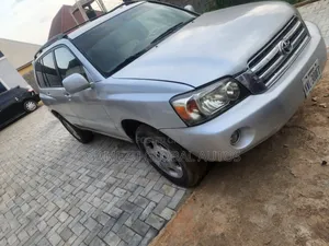 Toyota Highlander 2005 Gold