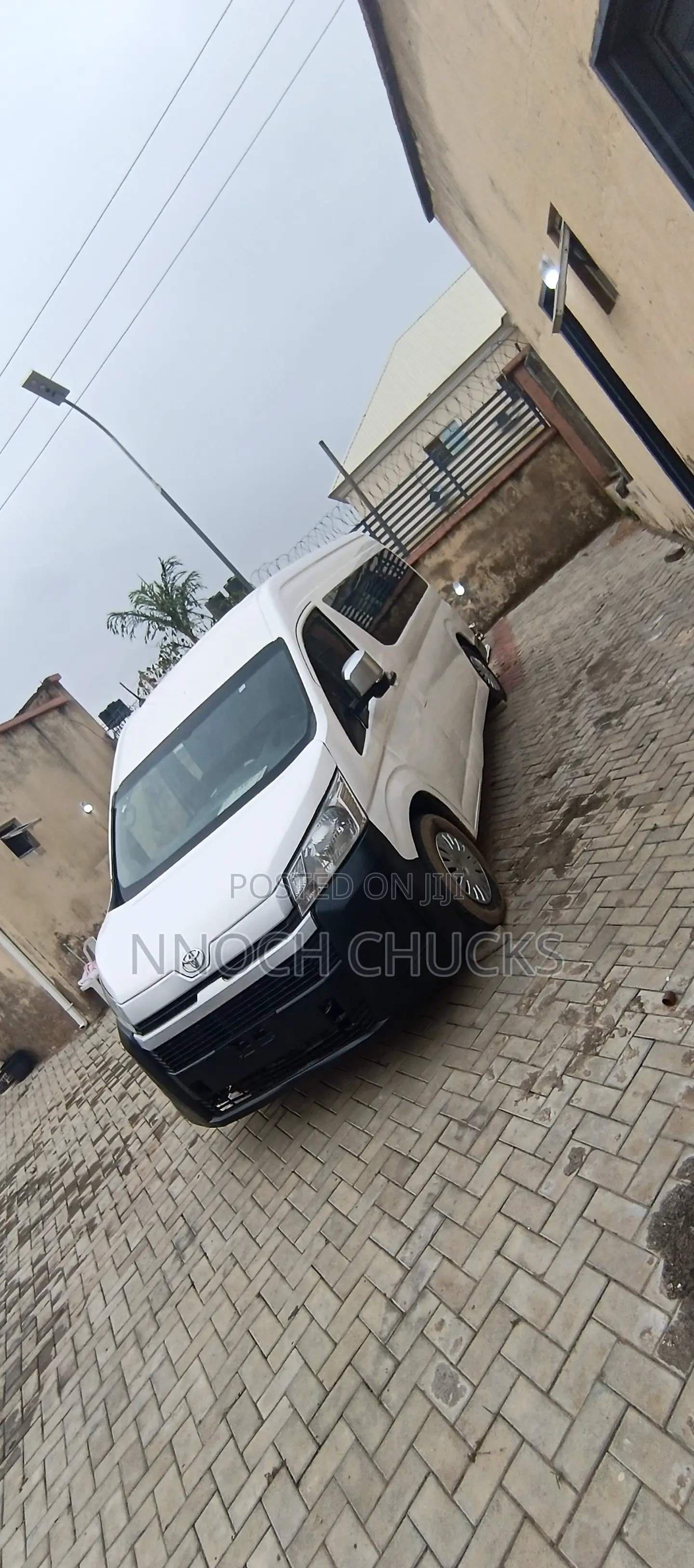Toyota HiAce 2022 White