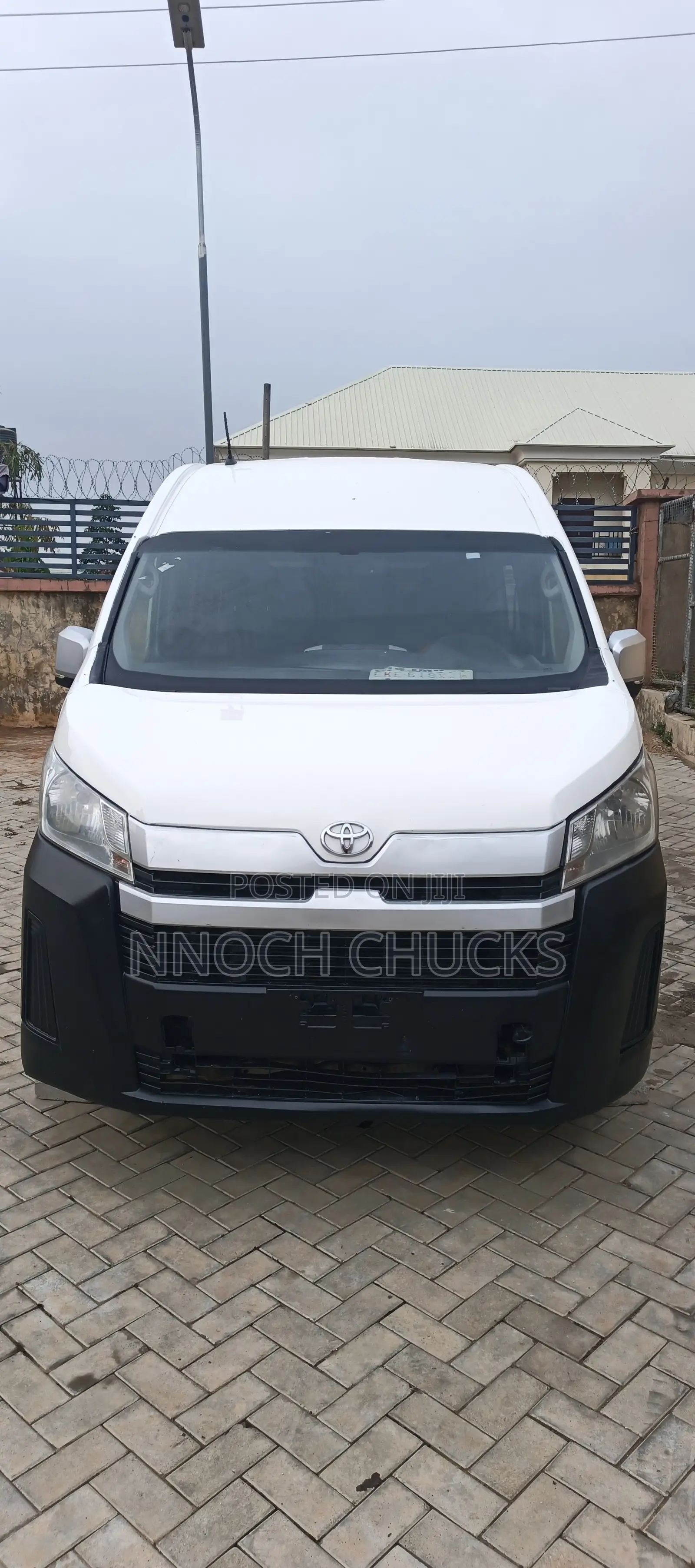 Toyota HiAce 2022 White