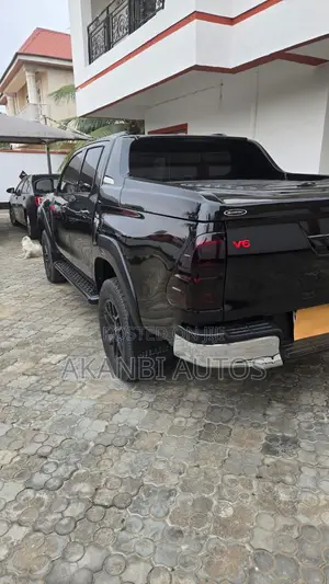 Toyota Hilux 2020 Black