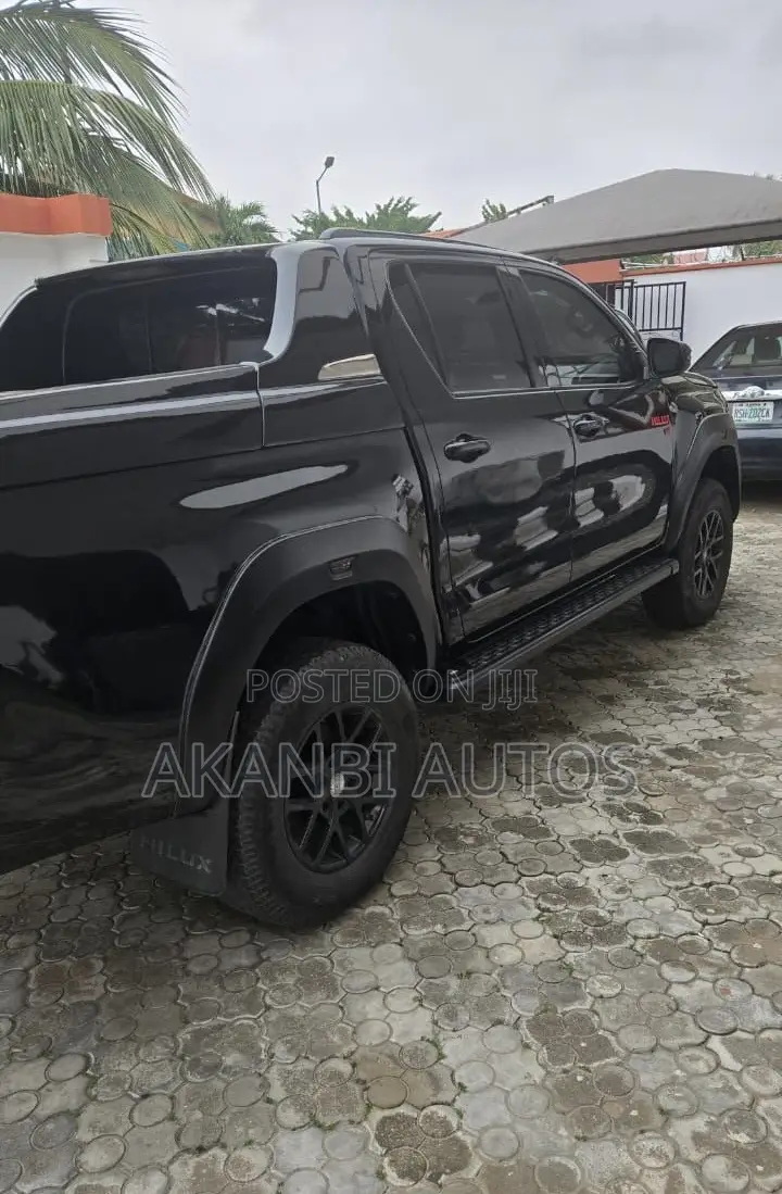 Toyota Hilux 2020 Black