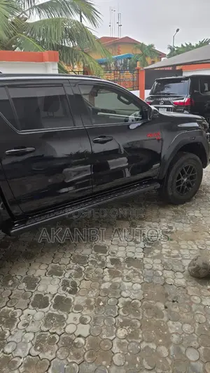 Toyota Hilux 2020 Black