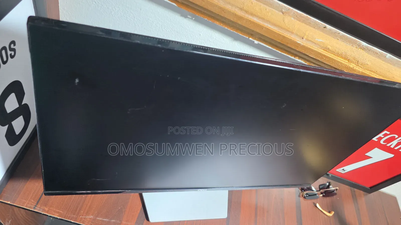 Clean Dell Monitor