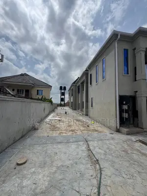 2bdrm Block of Flats in Kolapo Ishola Gra, Ibadan for rent