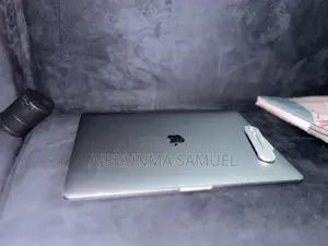 Laptop Apple MacBook Pro 2019 64GB Intel Core i9 SSD 1T