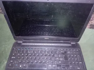 Laptop Dell 4GB Intel Core i3 HDD 500GB
