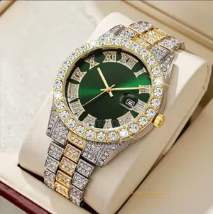 Unisex Luxury Quartz Watch With Roman Numerals