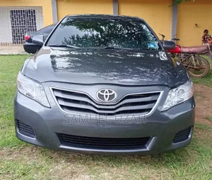 Toyota Camry 2011 Gray