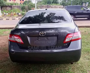 Toyota Camry 2011 Gray