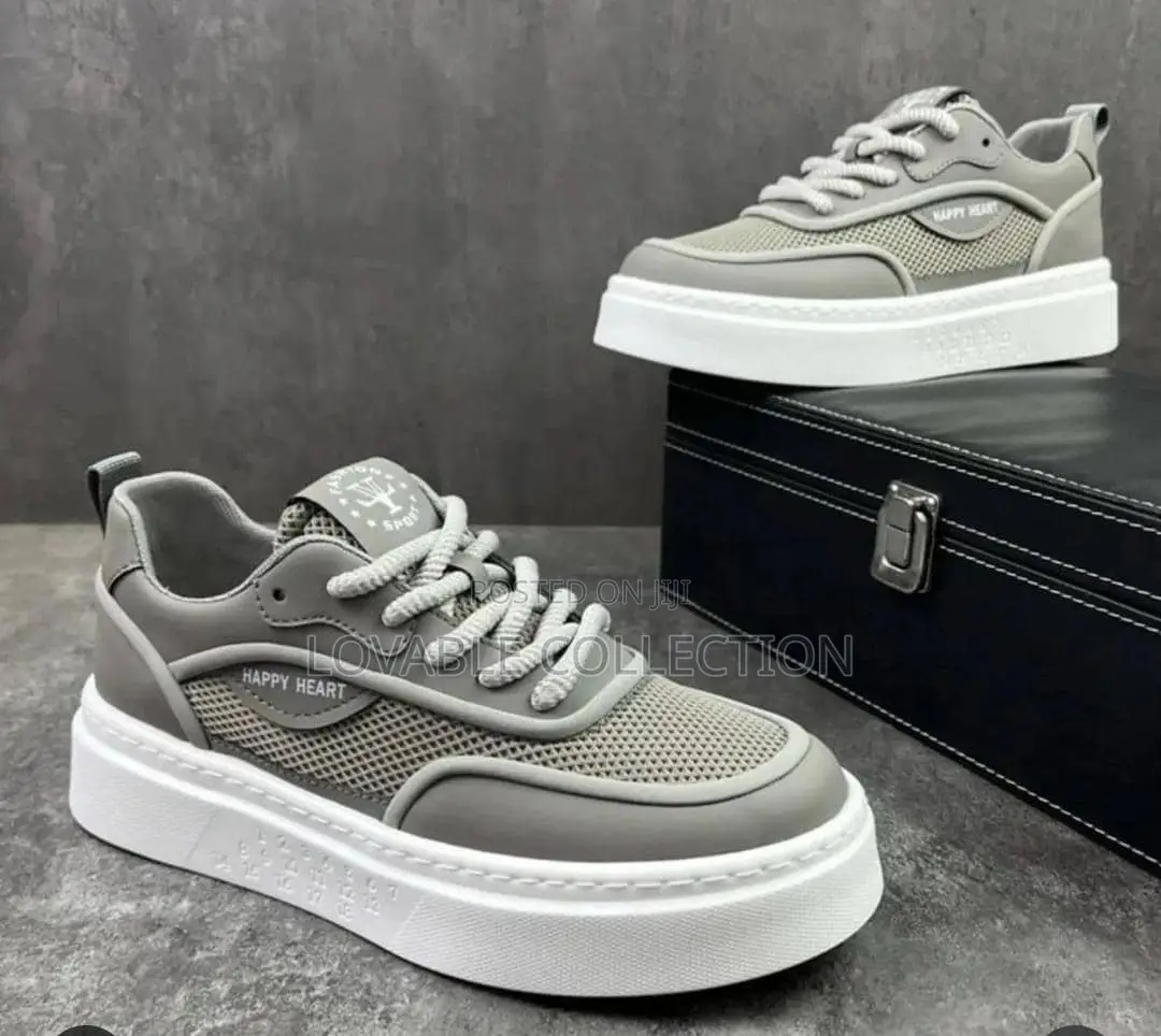 Happy Heart Unisex Solid Sneakers