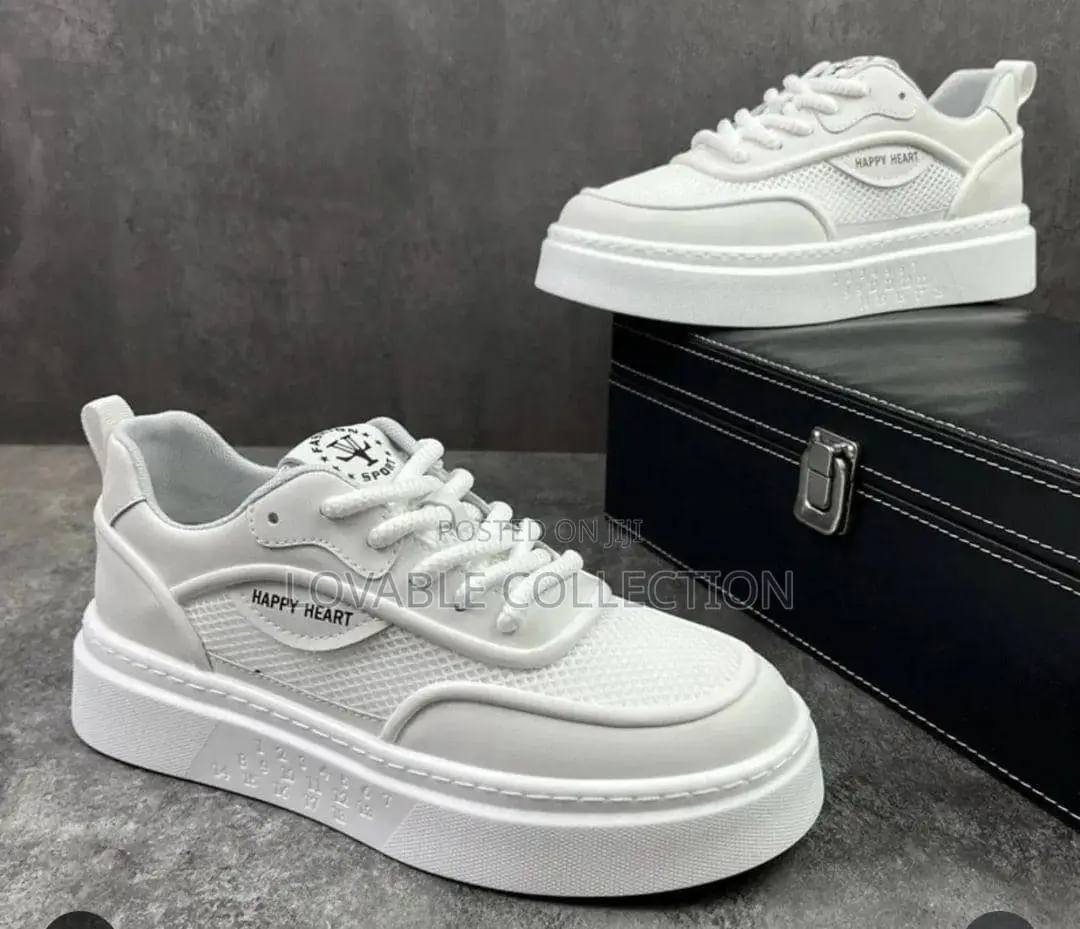 Happy Heart Unisex Solid Sneakers