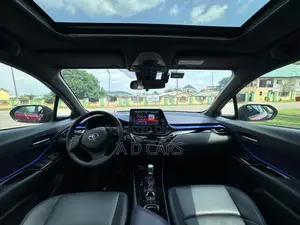 Toyota C-HR 2023 Red