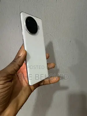 Tecno Spark 20 Pro Plus 256 GB White